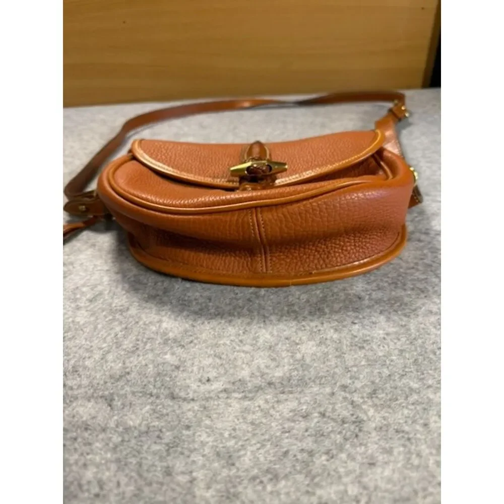 Vintage Dooney & Bourke All Weather Leather British Tan Saddle Crossbody Bag USA